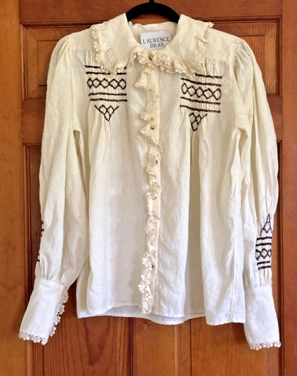 Laurence‎ Bras Womens S Blouse Ivory Linen Embroidered Ruffle Smocked Victorian